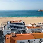 Apartamento T2 Dina's Place Nazaré