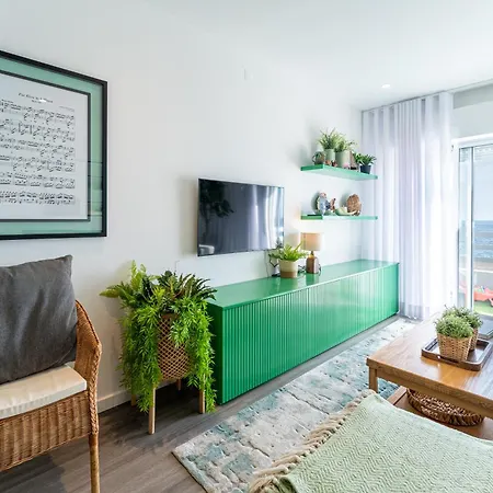 T2 Dina's Place * 나자레