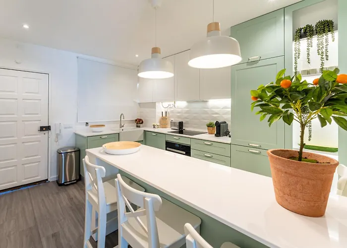 T2 Dina's Place Апартаменты