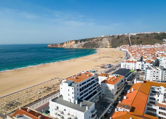 T2 Dina's Place Назаре